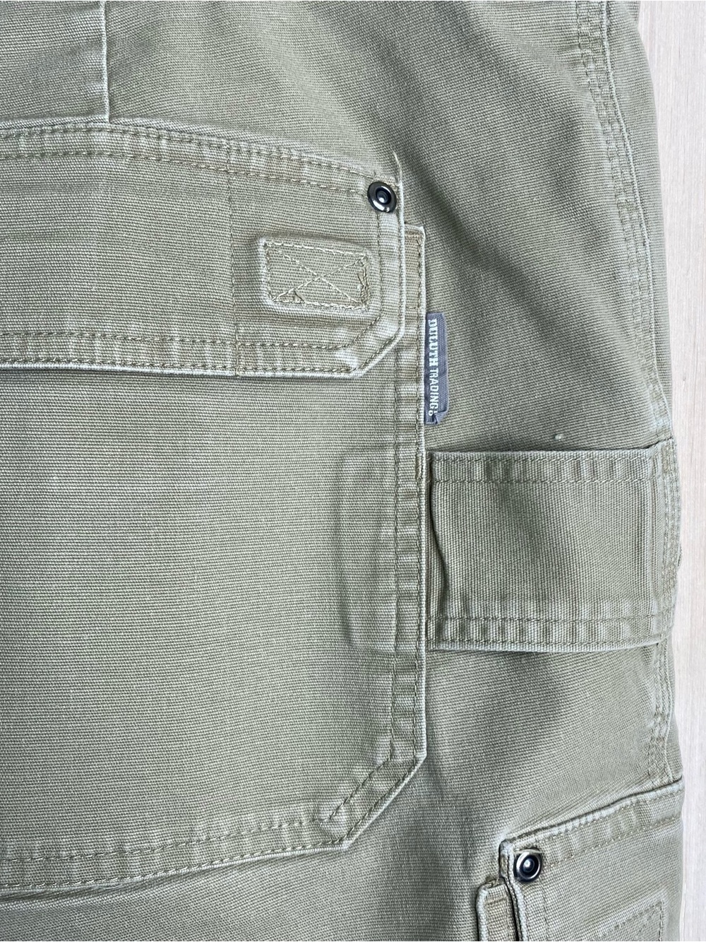 Duluth Trading Co Men's Flex Fire Hose Khaki Cargo Shorts Casual Utility 44 - Picture 3 of 6